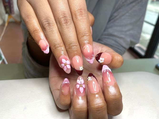 Center Nails Spa & Beauty Salon