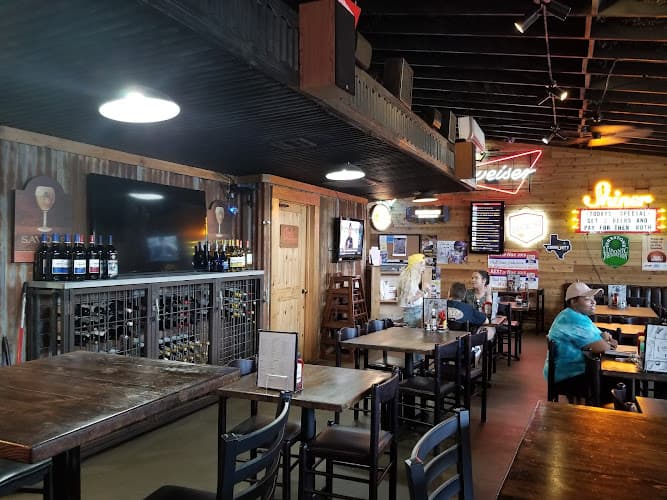 Maklemore's Ale-House & Bistro