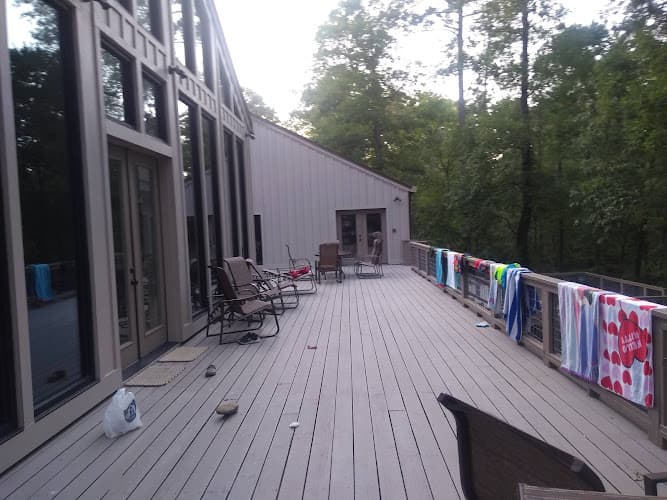 Lakeside Lodge