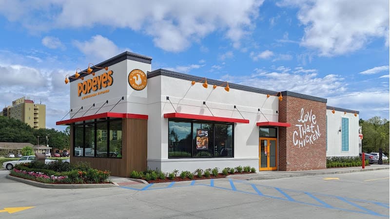 Popeyes Louisiana Kitchen in Groves, TX