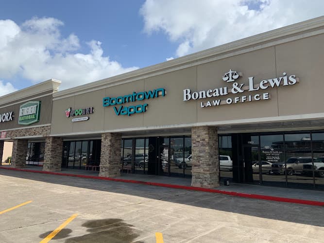 Boomtown Vapor Nederland in Nederland, TX