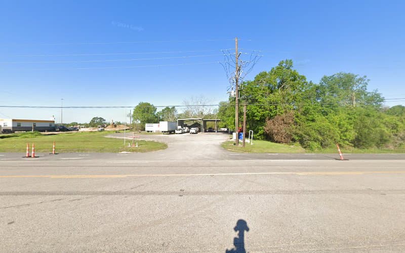Vic's Road Services in Orange, TX
