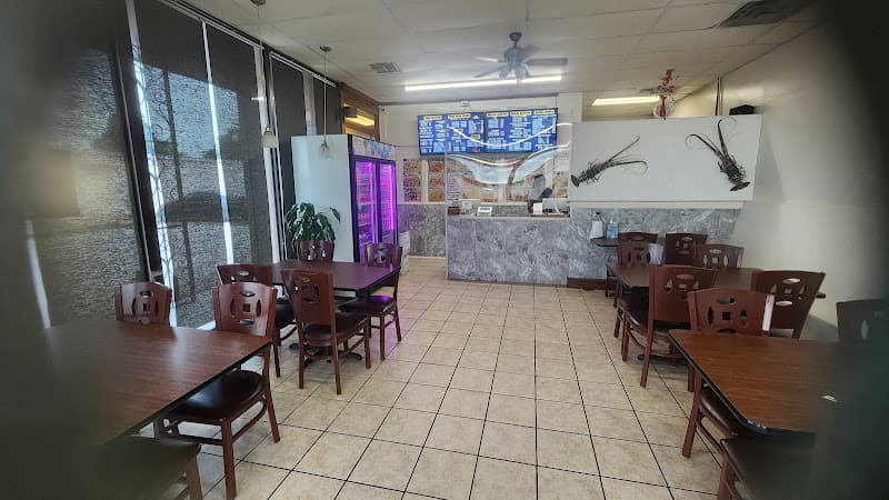 Henry's Seafood and Wings in Beaumont, TX