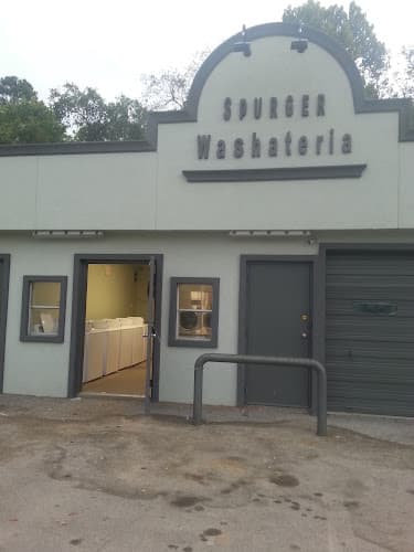 Mini Mart Wash House in Spurger, TX