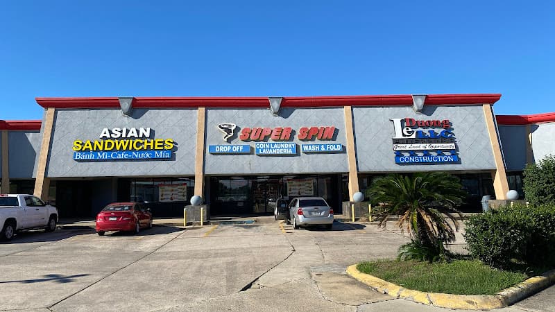 Super Spin Washateria Lavanderia in Port Arthur, TX