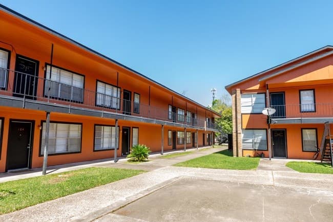 Parkway Apartments in Beaumont, TX