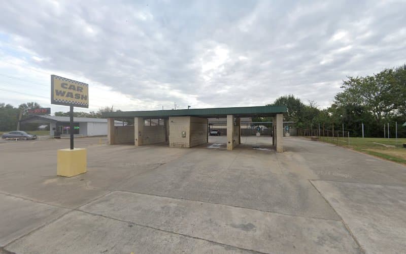 C&G Car Wash in Nederland, TX