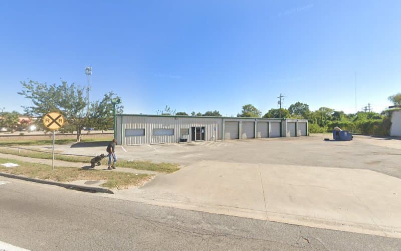 Rodriguez tire shop in Beaumont, TX