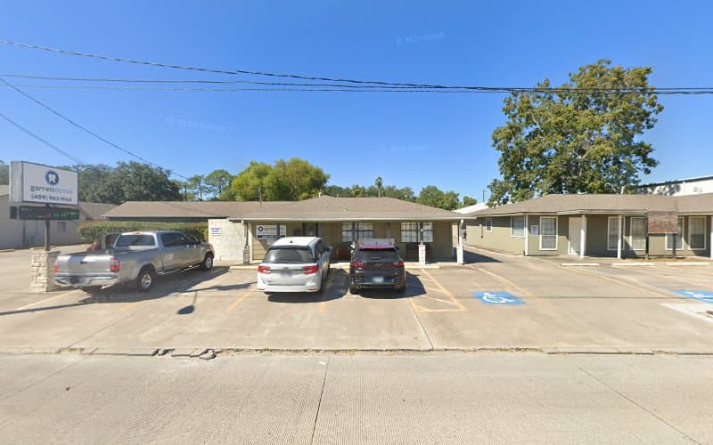 Garrett Dental Clinic in Groves, TX