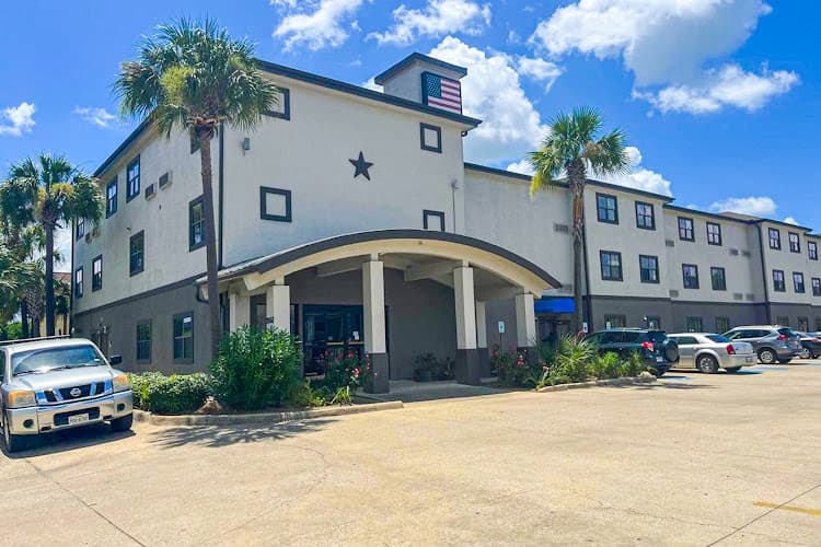 OYO Townhouse Beaumont Medical Center Area I-10 in Beaumont, TX