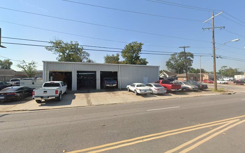 Luna's Auto Repair in Nederland, TX