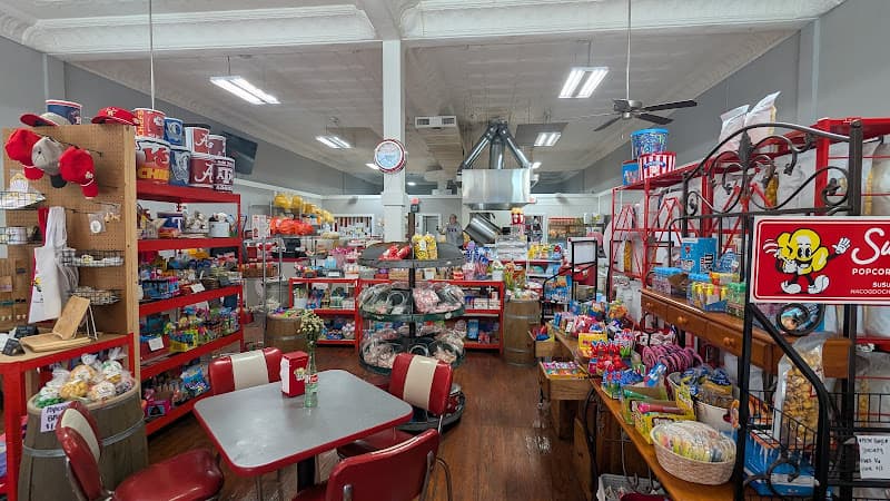 Susu's Popcorn and Candy Cafe